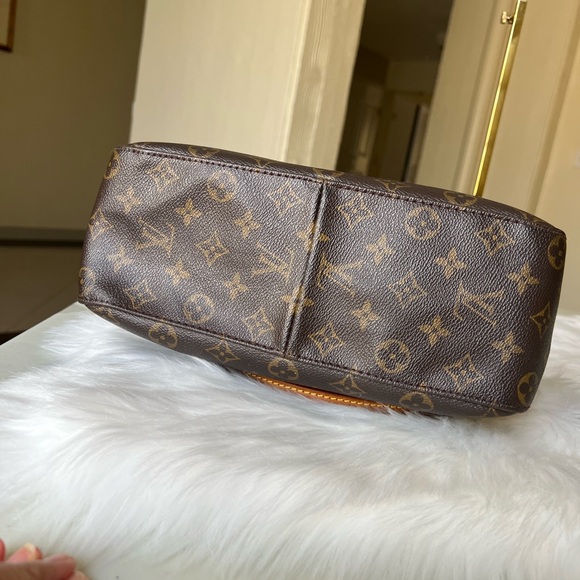 Authentic Louis Vuitton Shoulder bag - Picture 9 of 17